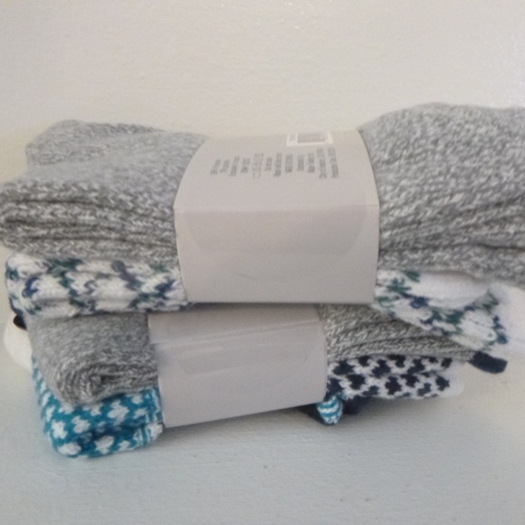 SOFT WARM BUTTER SOCKS 2 PACKS BLUES & GRAY NWT w/BONUS HAIR BOW - Picture 2 of 9